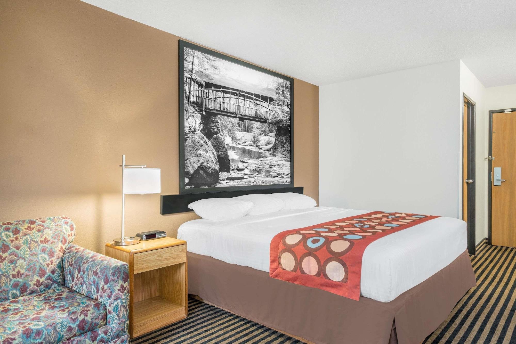 Super 8 By Wyndham Wausau Εξωτερικό φωτογραφία