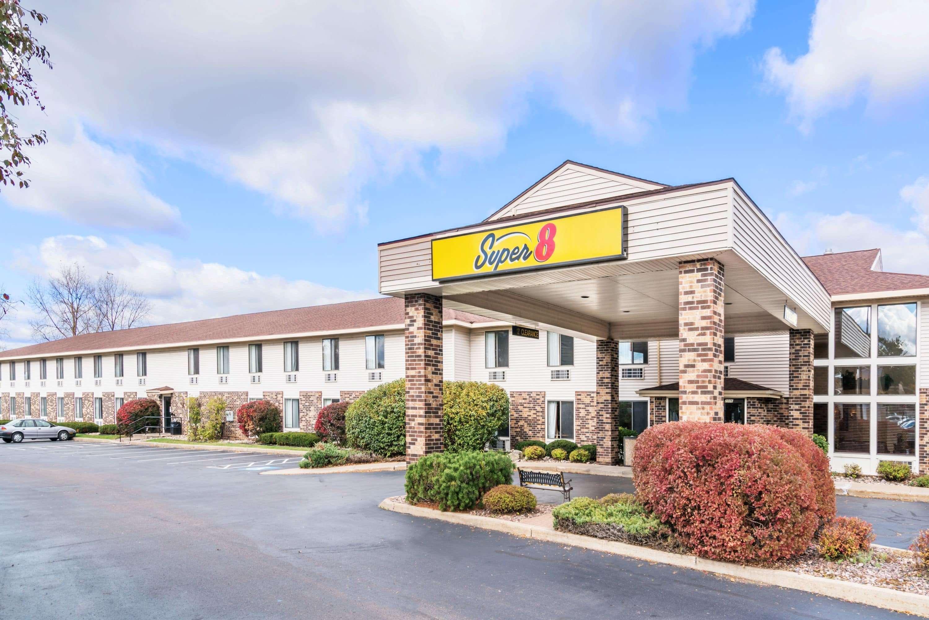 Super 8 By Wyndham Wausau Εξωτερικό φωτογραφία