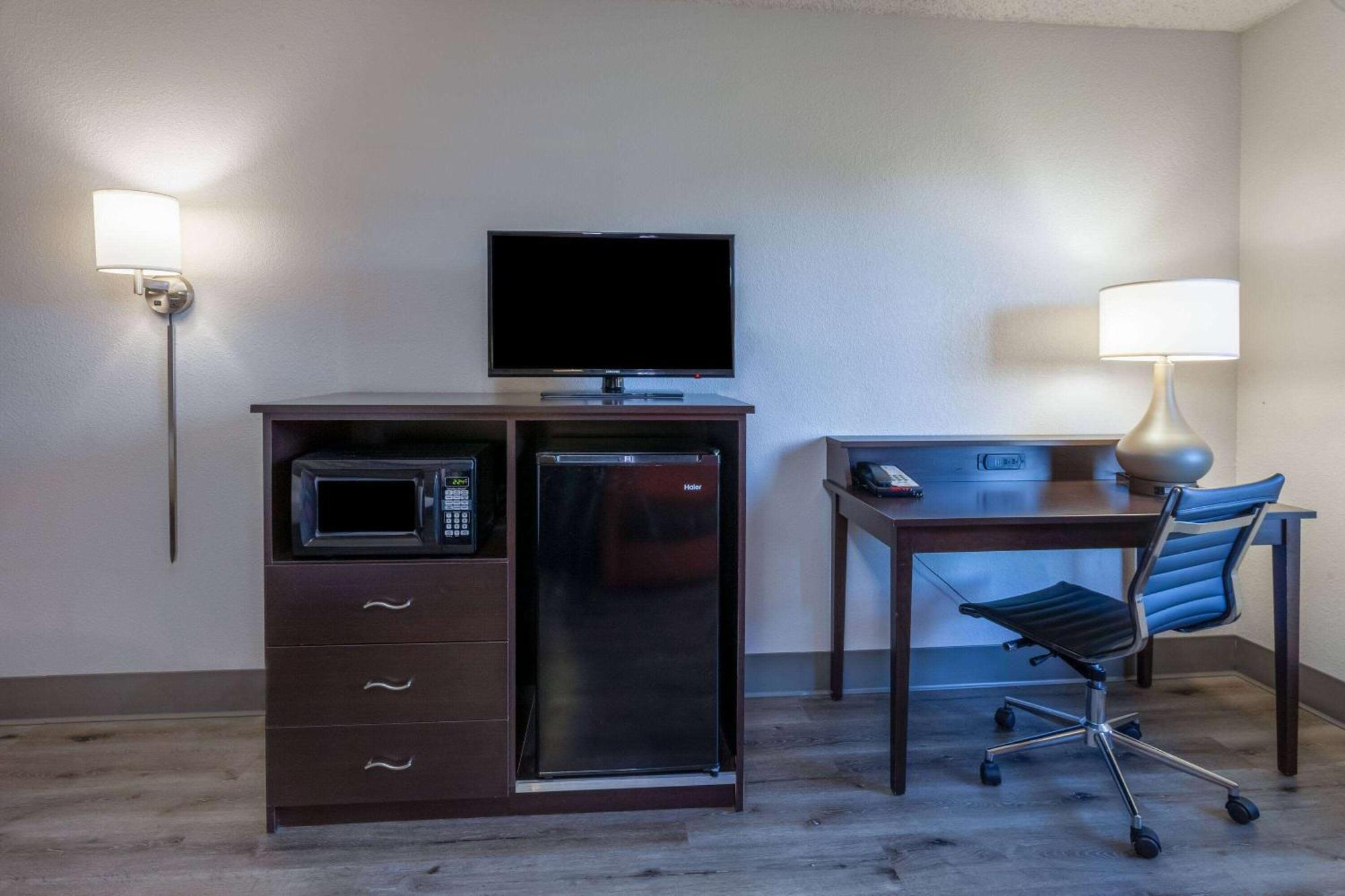 Super 8 By Wyndham Wausau Εξωτερικό φωτογραφία