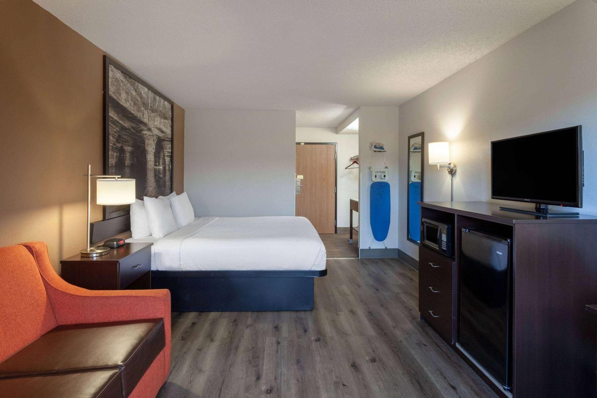 Super 8 By Wyndham Wausau Εξωτερικό φωτογραφία