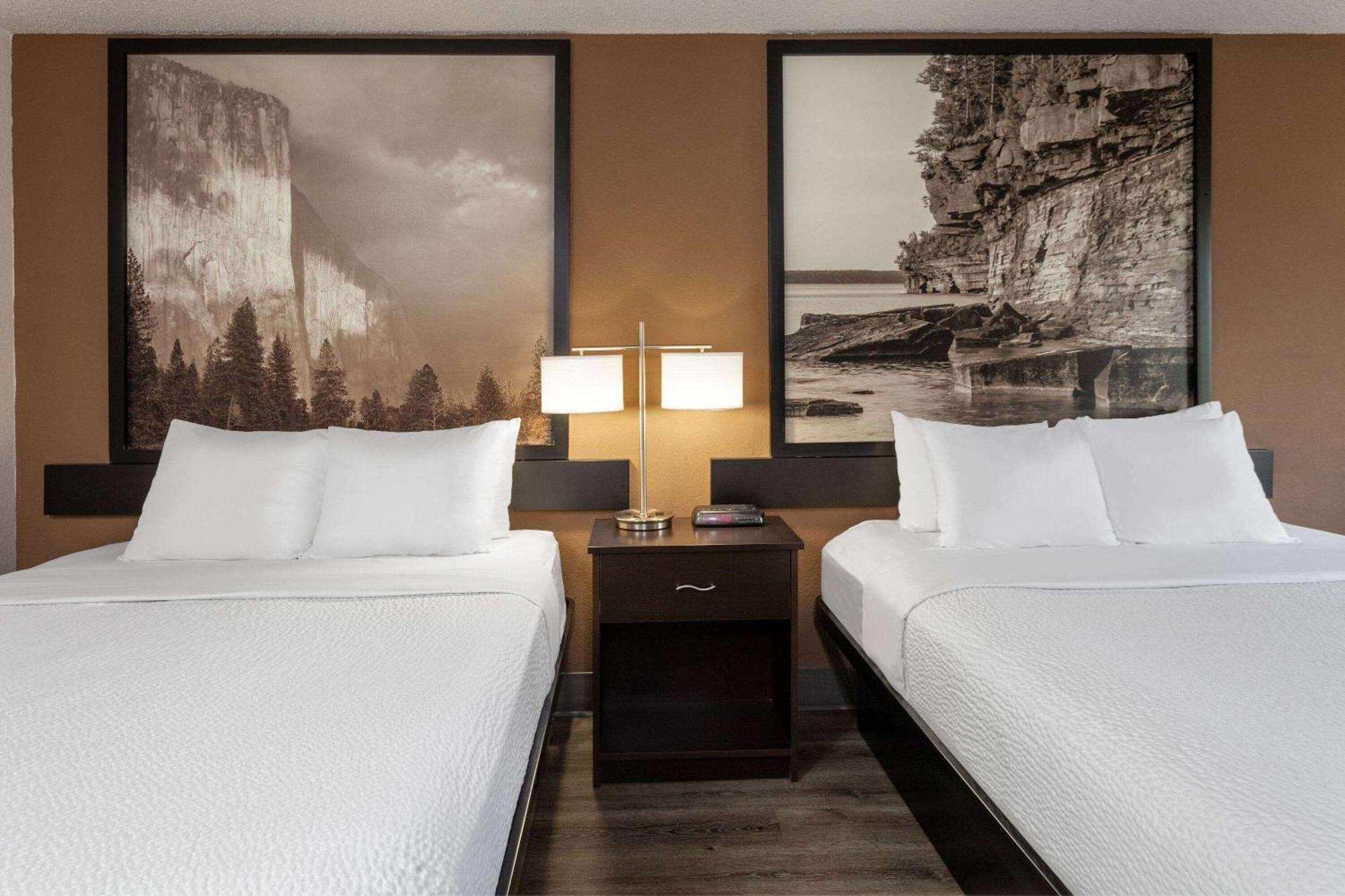 Super 8 By Wyndham Wausau Εξωτερικό φωτογραφία